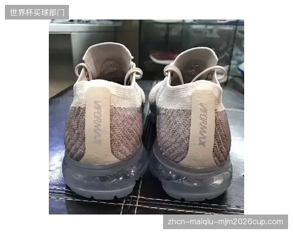 Nike与法国足协延长赞助合约巩固基本盘，Adidas则借世界杯热度强攻北美零售市场。